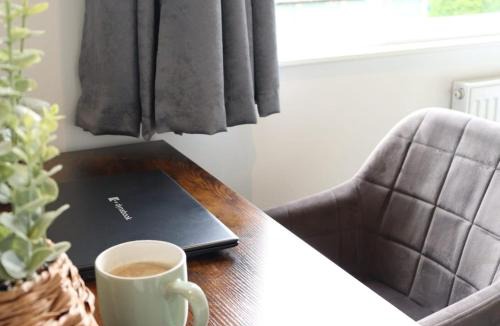 Luton Apartment | Five bedroom house with parking