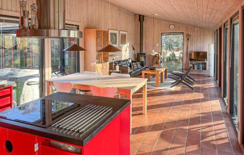 Holloselund House | Five Bedroom Lovely Home In Vejby