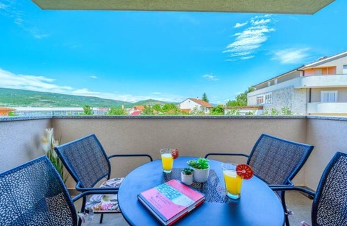 Dicmo Villa | Five Bedroom Villa with Private Pool