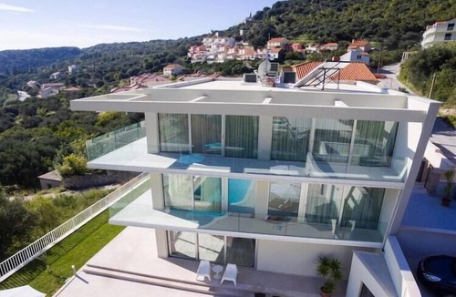 Zaton Villa | Five Bedroom Villa with Private Pool & Sea View