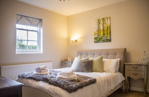 Newbury Hotel | Five Bells Wickham