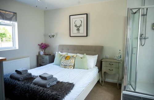 Newbury Hotel | Five Bells Wickham