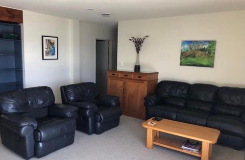 Opito Bay House | Five Knots Inn