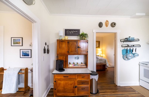 Sparta Cottage | Five Minute Walk from Downtown Sparta!