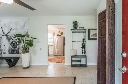 Alvin House | Five Oaks Farmhouse ~ Charming Country Cottage