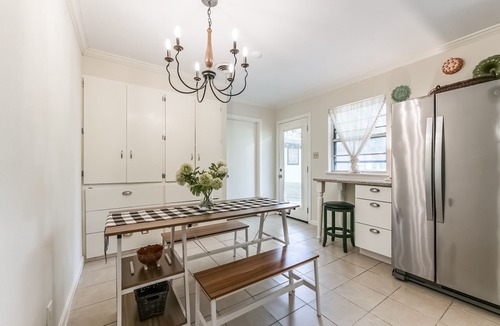Alvin House | Five Oaks Farmhouse ~ Charming Country Cottage