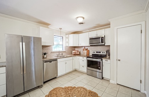 Alvin House | Five Oaks Farmhouse ~ Charming Country Cottage