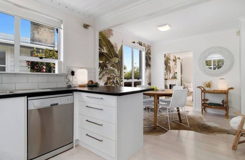 Omanu House | Five Palms Luxury Beach Escape