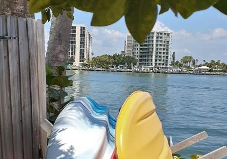 Bay Esplanade House | Five Palms Suite 105 - Daily - Weekly - Monthly