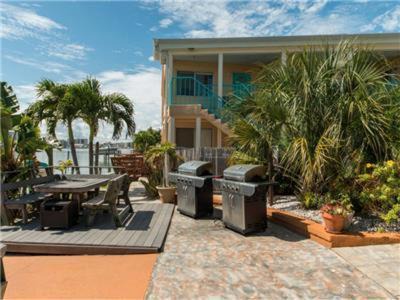 Bay Esplanade House | Five Palms Suite 206 - Daily - Weekly - Monthly
