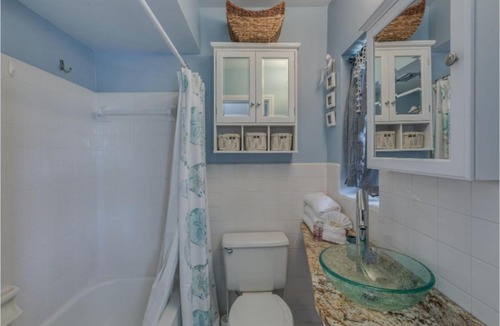 Bay Esplanade House | Five Palms Suite 207 - Daily - Weekly - Monthly