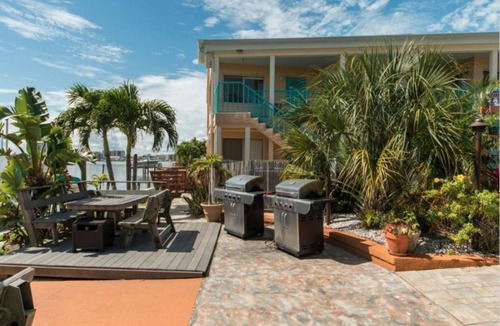 Bay Esplanade House | Five Palms Suite 210 - Daily - Weekly - Monthly