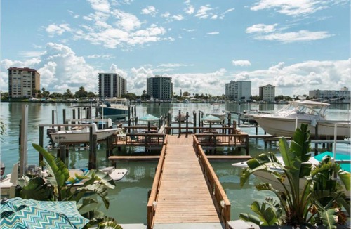 Bay Esplanade House | Five Palms Suite 210 - Daily - Weekly - Monthly