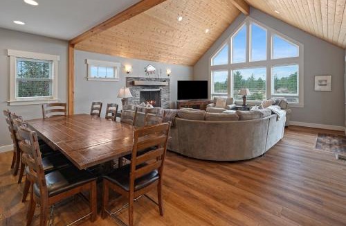 Westbrook Meadows House | Five Peaks