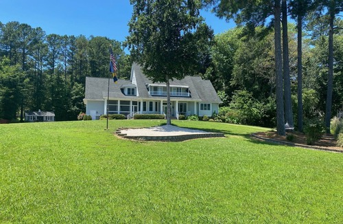Bracey House | Five Pines Retreat Lake Gaston SPECTACULAR WATERFRONT