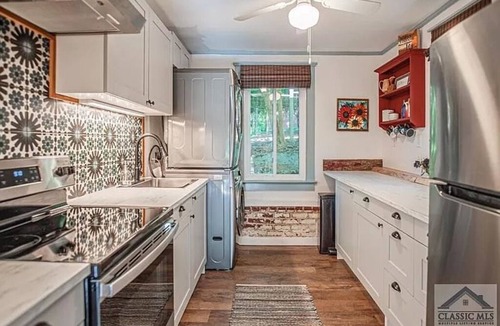 Athens House | Five Points Escape, Walk to UGA, Dining, Nightlife