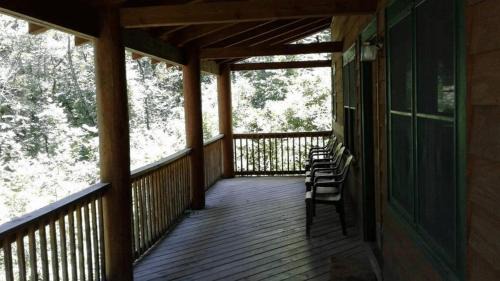 Hot Springs House | Five Points Lake Hamilton Cabin F