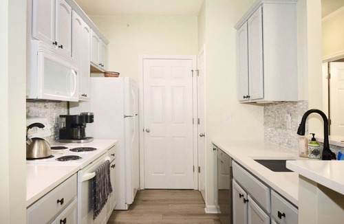 Villages of Five Points Condo | Five Points! Stunning 2BR Condo Pools Tennis Restaurants Shops