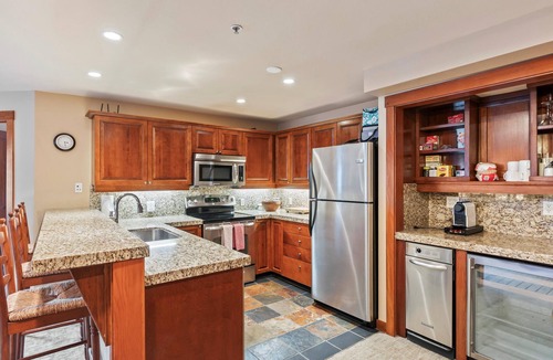 Salt Lake Mountain Resorts Condo | Five Star Luxury Ski-In Ski-Out with Mountain Views