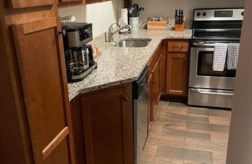 Downtown Condo | Five Star Stay - Downtown 1BR/1BA