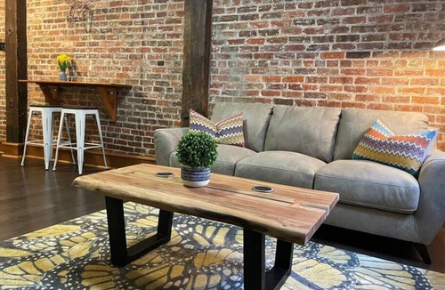 Downtown Condo | Five Star Stay - Downtown 1BR/1BA