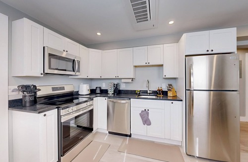 Providence Condo | Five75 Lux PROV - Suite 3