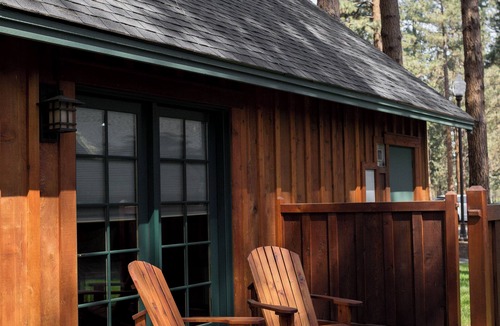 Sisters Cabin | FivePine Lodge & Cabins - Classic Cabin