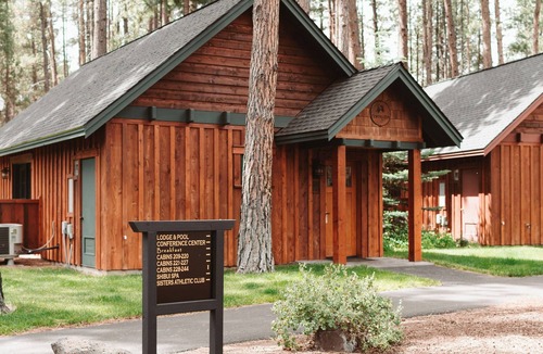Sisters Cabin | FivePine Lodge & Cabins - Classic Cabin