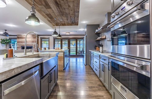 Mountainview House | Fixer Upper's "Bachelor Pad" from Season 3