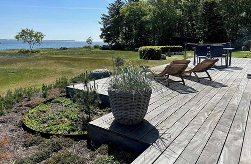 Tambohuse House | Fjord view in modern home in Thyholm