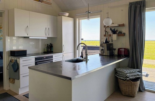 Logstor House | Fjord Views and a Child‑Friendly Beach in Lendrup