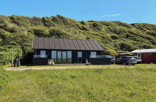 Logstor House | Fjord Views and a Child‑Friendly Beach in Lendrup