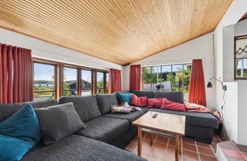 Sundstrup House | Fjord Views And Holiday Comfort By The Water