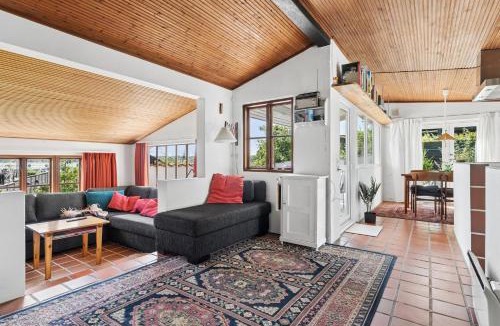 Sundstrup House | Fjord Views And Holiday Comfort By The Water