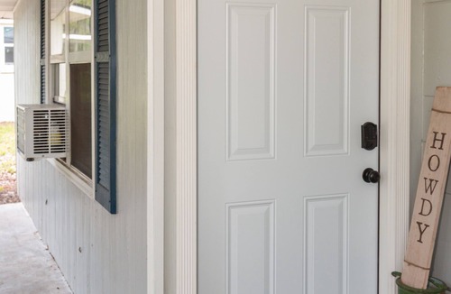 Watertown Apartment | FL Springs King Hideaway, Jacuzzi Tub