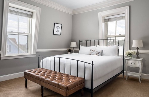 Historic District Bed & Breakfast | Flag House Inn