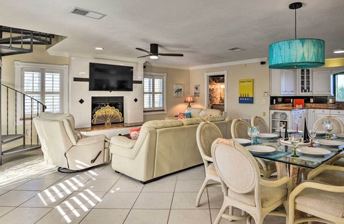 Painters Hill House | Flagler Beach Oceanfront Haven w/Hot Tub!