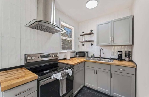 San Marco Apartment | *Flagler Haus 1539* TV, AC, WiFi