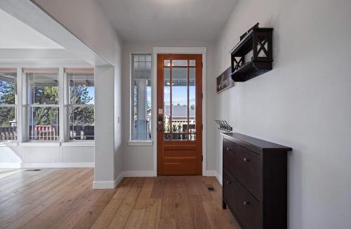 Bend House | Flagline Trail