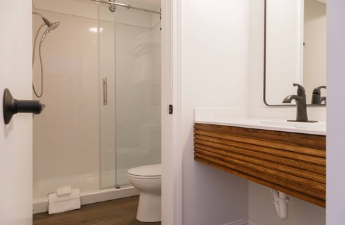 Boothbay Harbor Hotel | Flagship Inn and Suites