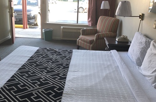 Petersburg Hotel | Flagship Inn