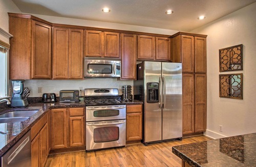 Ponderosa Trails House | Flagstaff Hideaway: Private Hot Tub, 4 Mi to Dtwn!