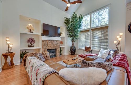 Ponderosa Trails House | Flagstaff Hideaway: Private Hot Tub, 4 Mi to Dtwn!
