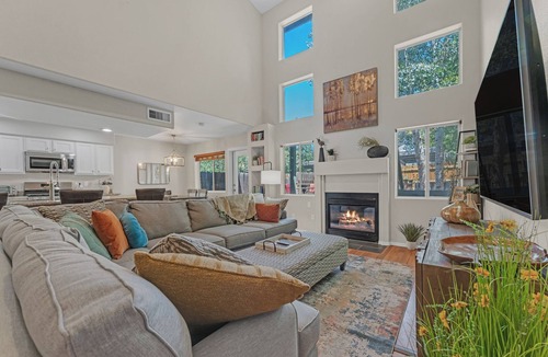 Woodlands Village House | Flagstaff Ponderosa Pines
