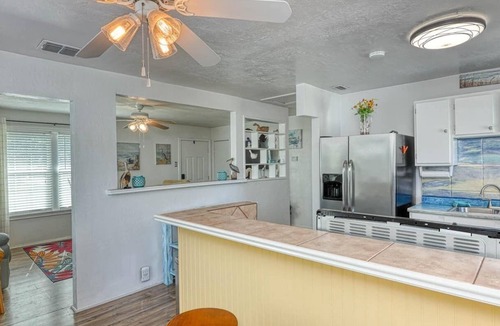 Aransas Pass Cottage | Flam Buoy! 2/1 cottage w fire pit/giant checkers