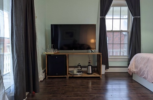 Wolfville Hotel | Flaminglet Micro-Suite *Downtown Wolfville*