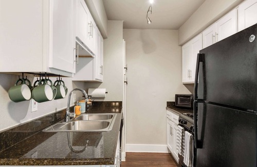 Oakmont Heights Apartment | Flamingo 2 | 1-Bedroom| Near Downtown & The Domain