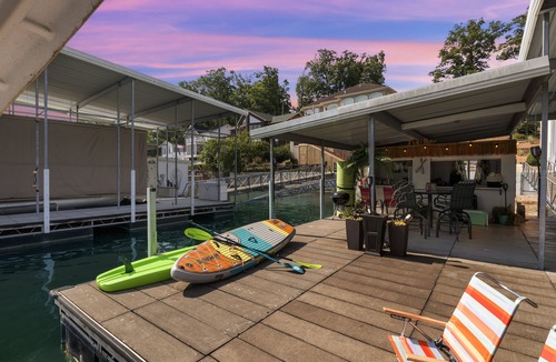 Lake Ozark House | ~FLAMINGO BAY~Great Location, Calm Cove, HUGE DOCK 2 Slips, Steps from Deck