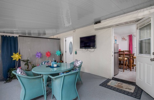 Rural Estates Apartment | Flamingo Cozy Guest Suite