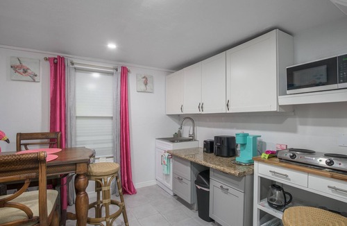 Rural Estates Apartment | Flamingo Cozy Guest Suite